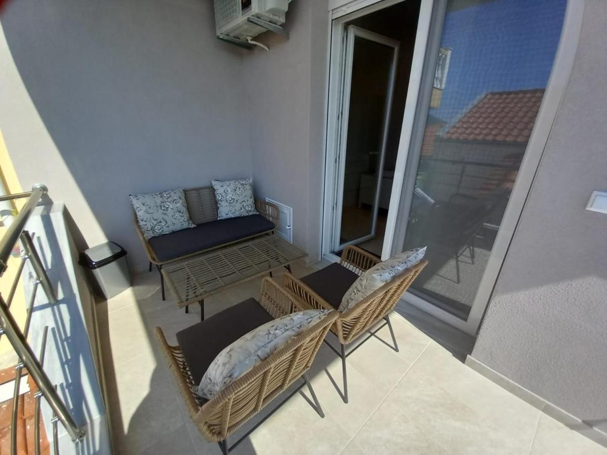 Apartamento Elenis House Néa Péramos Exterior foto