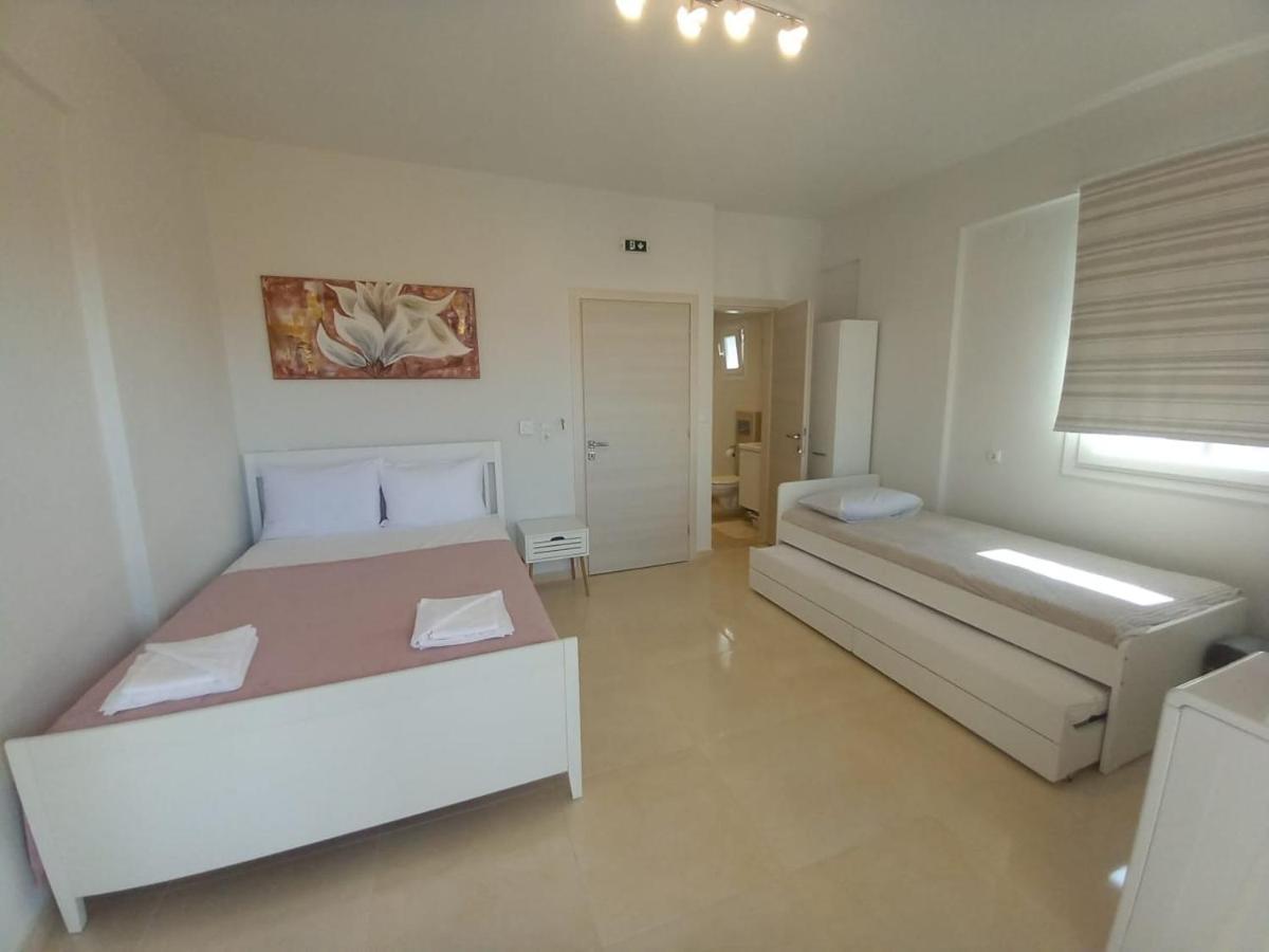 Apartamento Elenis House Néa Péramos Exterior foto