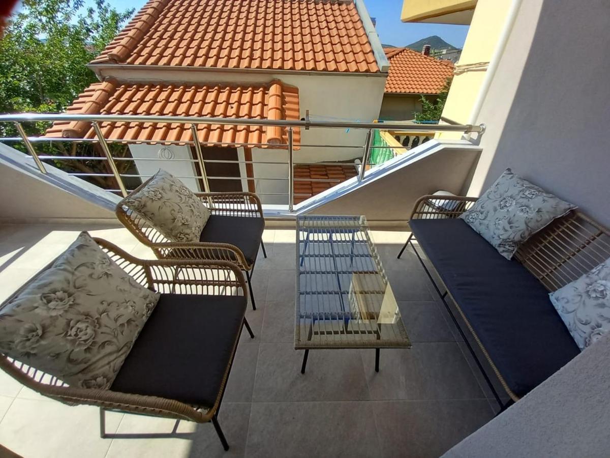 Apartamento Elenis House Néa Péramos Exterior foto