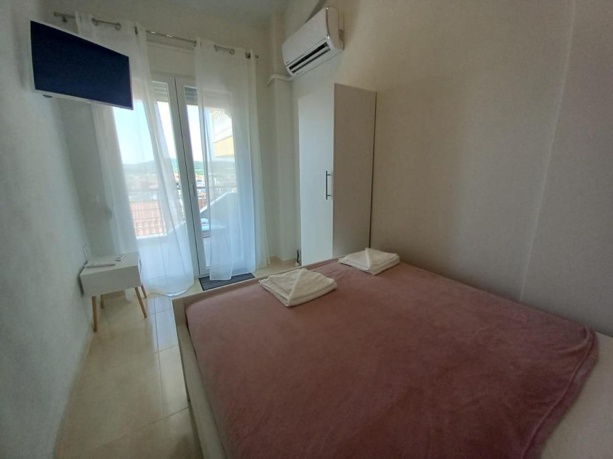 Apartamento Elenis House Néa Péramos Exterior foto